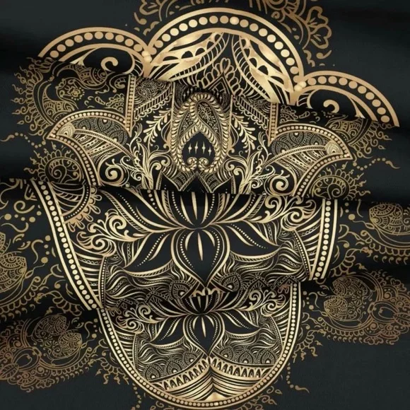 Elegant Black and Gold Hamsa King Size Bedding Set - Picture 3 of 7